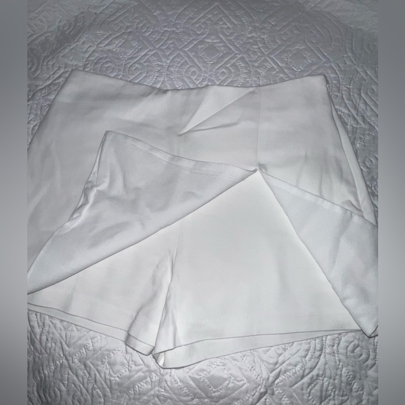 LUXUOIRE short white size L for women’s - Picture 3 of 9